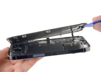 Apple wycofa ograniczenie związane z naprawą wyświetlacza iPhone’a 13