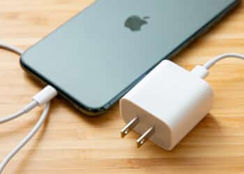 Pierwszy iPhone 12 Pro Max z portem USB-C już dostępny!