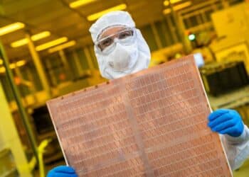 Intel Prezentuje Prace nad Nową Generacją Podłoży z Szkła, Planuje Wprowadzenie w Drugiej Połowie Dekady