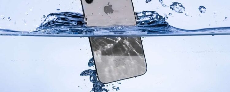 iPhone 12 wytrzymuje trzy miesiące zanurzony w rzece