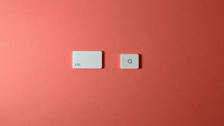 Amazon Wprowadza Ulepszenia w Narzędziach AI dla Programistów: Konwersja Kodu i Zwiększone Bezpieczeństwo