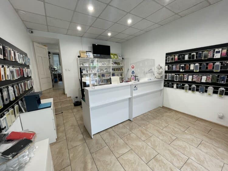 iDared Serwis – Wymiana szybki iPhone w Warszawie – Profesjonalizm, Jakość i Szybkość!