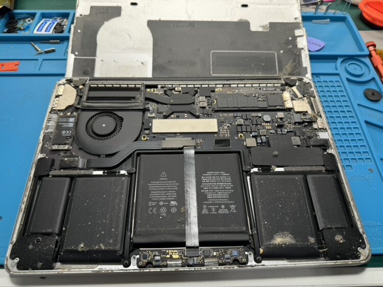 Jak skutecznie dbać o baterię w MacBooku? Praktyczne porady i wskazówki