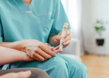 Nowa insulina wrażliwa na glukozę NNC2215 może zrewolucjonizować leczenie cukrzycy, zmniejszając ryzyko hipoglikemii