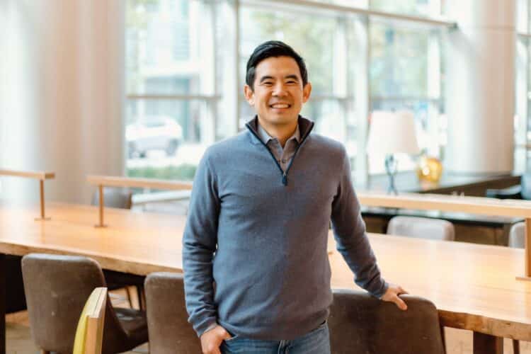 Szef technologii w Gusto twierdzi, że zatrudnianie armii specjalistów to błędna strategia w dziedzinie sztucznej inteligencji.
Nowy tytuł: 
**Dyrektor technologiczny Gusto: Nadmierne zatrudnianie ekspertów w AI to niewłaściwa taktyka**