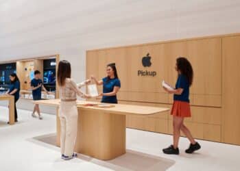 Apple otworzy odnowione sklepy na Long Island i w Fairfax