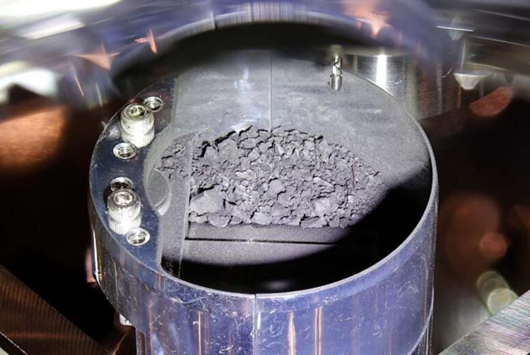 "Bakterie odkryte w próbkach z asteroidy – pochodzą jednak z Ziemi"