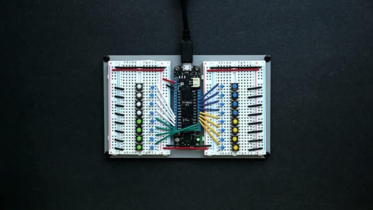 Integracja Sztucznej Inteligencji z Internetem Rzeczy Wprowadza Agentów do Rzeczywistego Świata