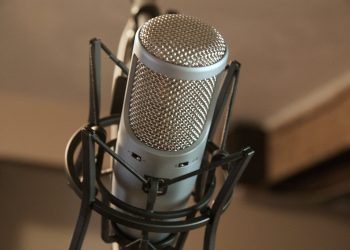 Jak Inicjatywy Sztucznej Inteligencji Departamentu Energii Zmieniają Naukę, Przemysł i Administrację Publiczną