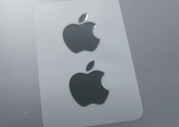 Koniec Ery Naklejek Apple w Nowych Urządzeniach