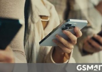 "Nowa reklama Samsunga zachęca: Bądź sobą, zamiast podążać za tłumem"