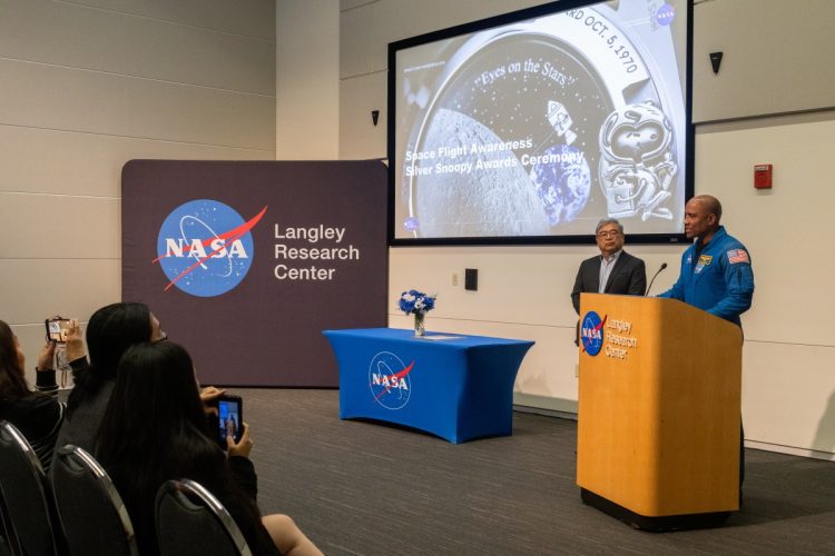 Pracownicy NASA Langley Otrzymują Srebrne Nagrody Snoopy