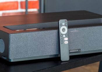 Recenzja projektora Formovie Theater Premium UST