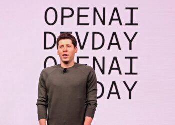 "Sam Altman, CEO OpenAI, o opóźnieniach w produktach firmy spowodowanych brakiem mocy obliczeniowej"