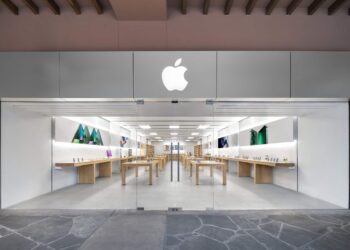Trzy sklepy Apple przenoszą się w ten weekend