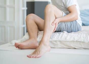 "Witamina K2 zmniejsza częstotliwość, nasilenie i czas trwania nocnych skurczów nóg"