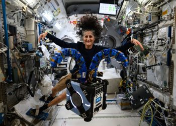 Astronautka Suni Williams i robot Astrobee