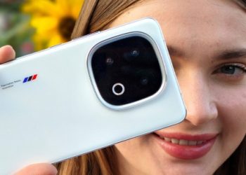 Debiut iQOO 13 w Indiach – smartfon trafi również do sprzedaży stacjonarnej