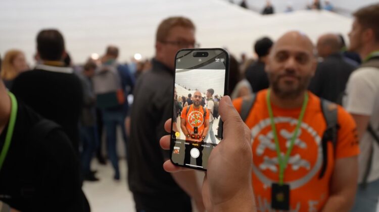 Funkcje Aparatu w iPhone do Wypróbowania w Okresie Świątecznym