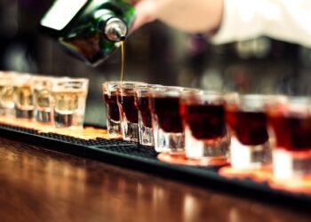 Nowe spojrzenie na rolę estrogenu w nadmiernym spożywaniu alkoholu przez kobiety: wyniki badań przedklinicznych