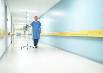 Pacjenci nie byli w stanie opłacić rachunków za media, więc szpital sięgnął po energię słoneczną na ratunek.