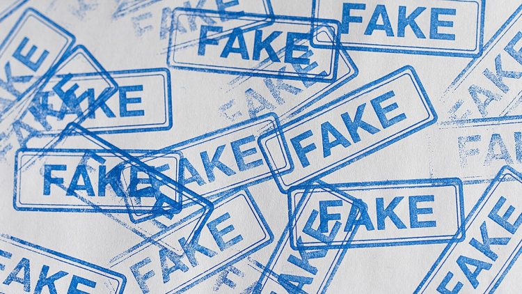 Powstrzymaj dezinformację AI: precyzyjne odpowiedzi oparte na wiarygodnych źródłach