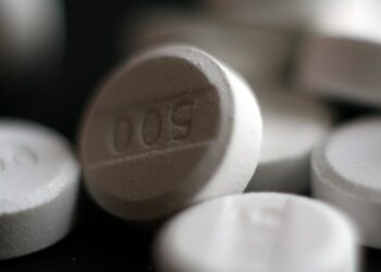 Regularne stosowanie paracetamolu może szkodzić zdrowiu seniorów