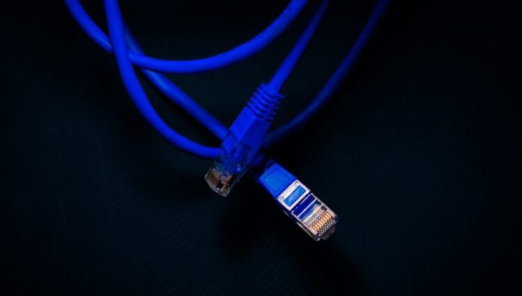 Trendy w Hostingu Internetowym na 2025 Rok, które Mogą Wpłynąć na Pracę Frontend Developerów