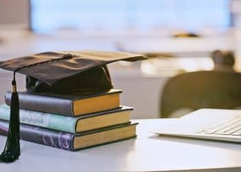 UCLA wprowadza kurs literatury porównawczej stworzony przez sztuczną inteligencję