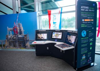 Wystawa NASA pozwala zwiedzającym wcielić się w rolę kierownika testów