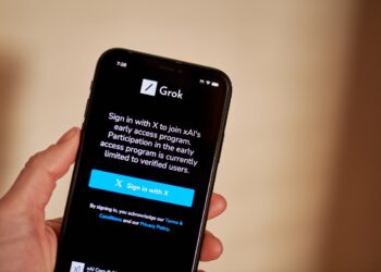 xAI testuje niezależną aplikację na iOS dla swojego chatbota Grok