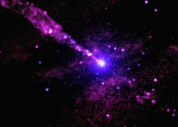 Zderzenia dżetów czarnych dziur w kosmicznej ciemności