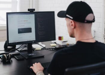 Dwie metody wdrażania modeli uczenia maszynowego na AWS Lambda