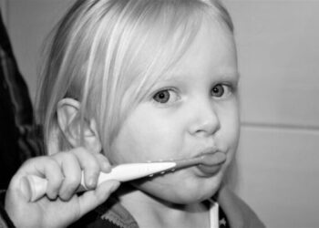 Obszerne badanie wykazuje związek między narażeniem na fluor a IQ u dzieci