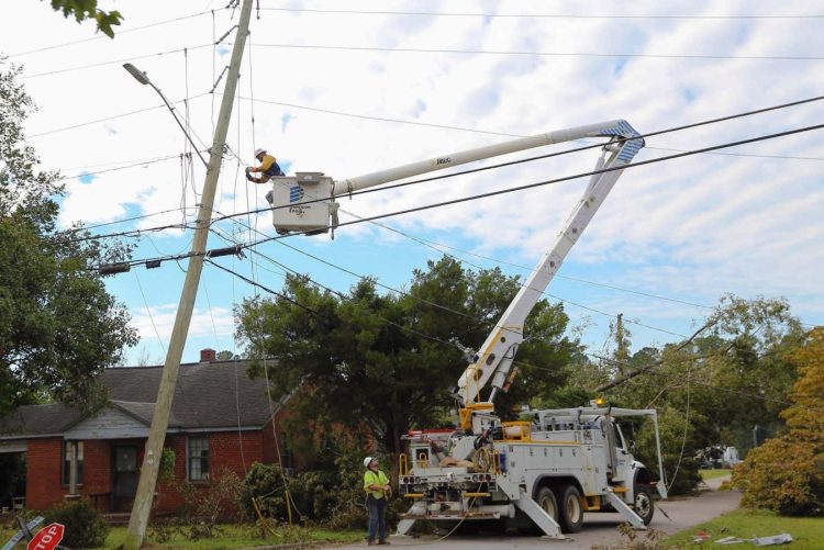 Potężniejsze huragany spowodują więcej przerw w dostawie prądu w USA