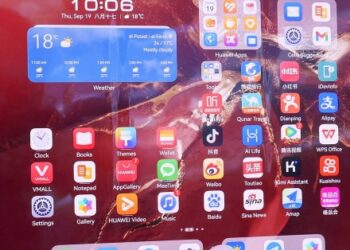 Samsung wprowadzi w tym roku wyjątkowy smartfon z potrójnym składanym ekranem