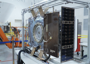 Testy paneli słonecznych misji PUNCH NASA przed startem