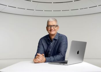 Tim Cook przekazuje milion dolarów na inaugurację Donalda Trumpa