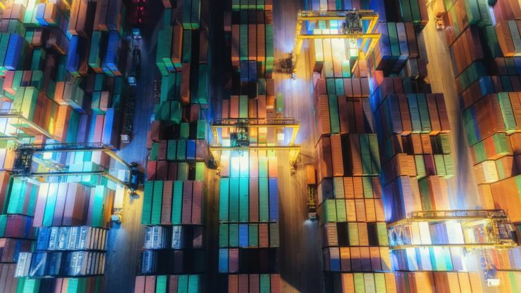 Ułatwienie Tworzenia Sztucznej Inteligencji dzięki Kontenerom Uczenia Maszynowego