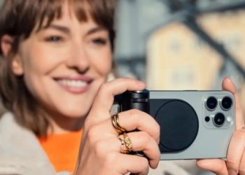 Leica wprowadza na rynek luksusowy uchwyt fotograficzny do iPhone'a