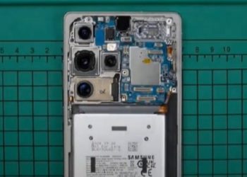 Samsung Galaxy S25 Ultra rozebrany na części w filmie z demontażu