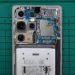 Samsung Galaxy S25 Ultra rozebrany na części w filmie z demontażu