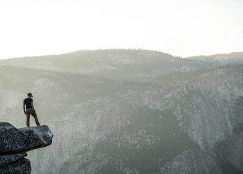 Sztuczna Inteligencja i Małe Modele Językowe: Nowa Era Przetwarzania Brzegowego