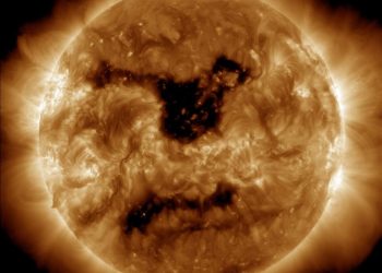 Zobacz ogromną dziurę koronalną, która pojawiła się na powierzchni Słońca