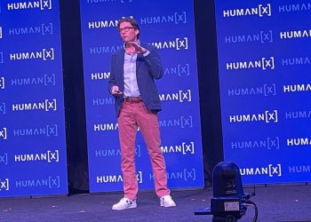 Czy sztuczna inteligencja to chwilowa bańka czy technologiczna rewolucja? Human[X] zastanawia się: a może jedno i drugie?