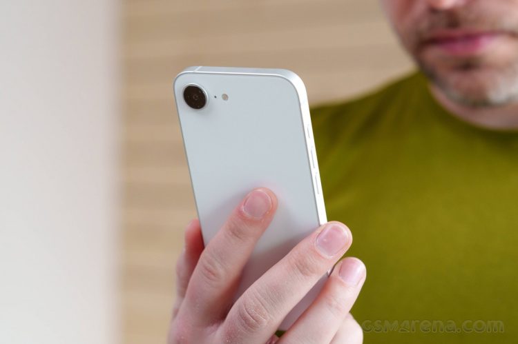 iPhone 16e sprzedaje się błyskawicznie – pierwsze dane potwierdzają ogromne zainteresowanie