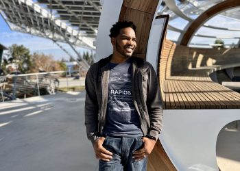 Jak Taurean Dyer Pomaga Inny, Otwierając Drogę do Branży Technologicznej