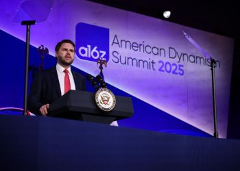 JD Vance twierdzi, że brak regulacji AI sprzyja amerykańskim pracownikom i innowacjom technologicznym