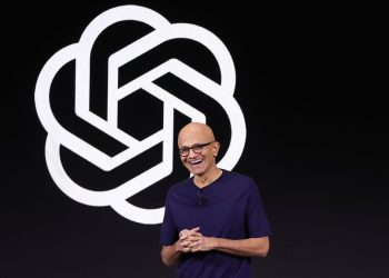 Microsoft podobno zwiększa inwestycje w sztuczną inteligencję, aby rywalizować z OpenAI