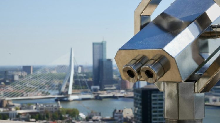 Najczęstszą przeszkodą we wdrażaniu ML i dużych modeli językowych jest brak przejrzystości i monitoringu